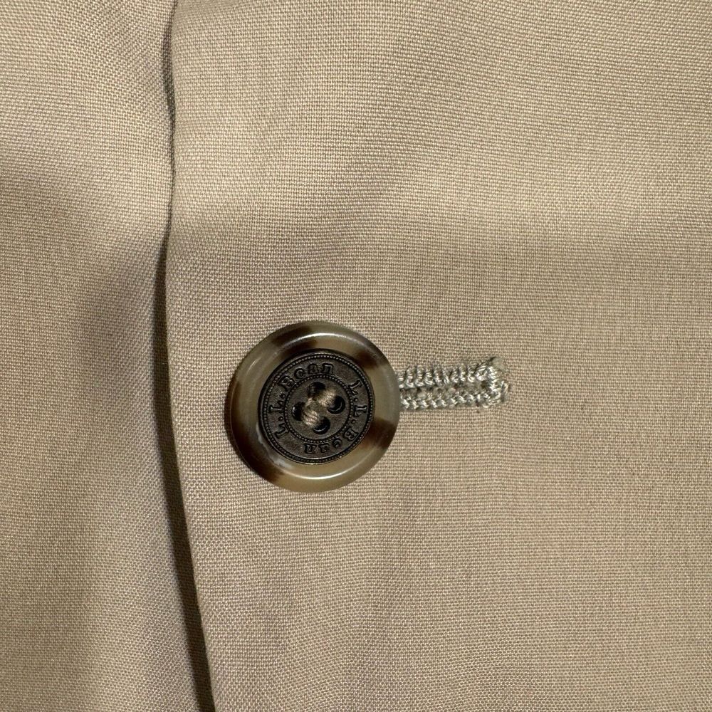 L.L. Bean Mens Suit Jacket Size 40R Beige Lined Pocketed Two Buttons USA - Picture 4 of 11